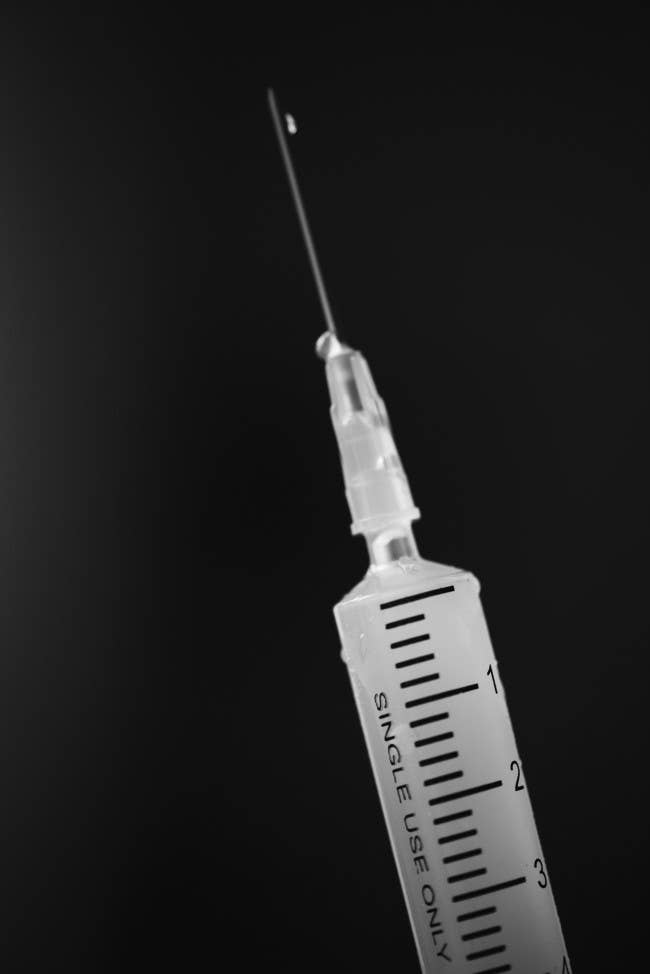 5.75 करोड़ लोगों को लगेगी COVID वैक्सीन की बूस्टर डोज़, जानें - कौन, कैसे ले पाएगा तीसरी खुराक
