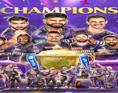 Cricket match scoreboard showing IPL winner Kolkata Knight Riders (KKR) defeating Sunrisers Hyderabad (SRH) by 8 wickets in the final. KKR batting score is 118/2 and SRH bowling score is 113 all out.
